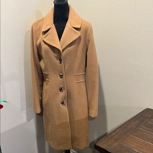 Anne Klein Tan Trench Coat with Notched Lapel